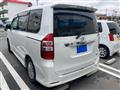 2010 Toyota Noah