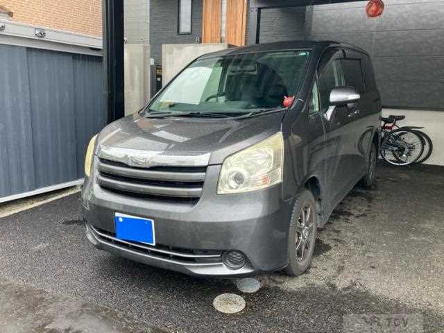 2009 Toyota Noah