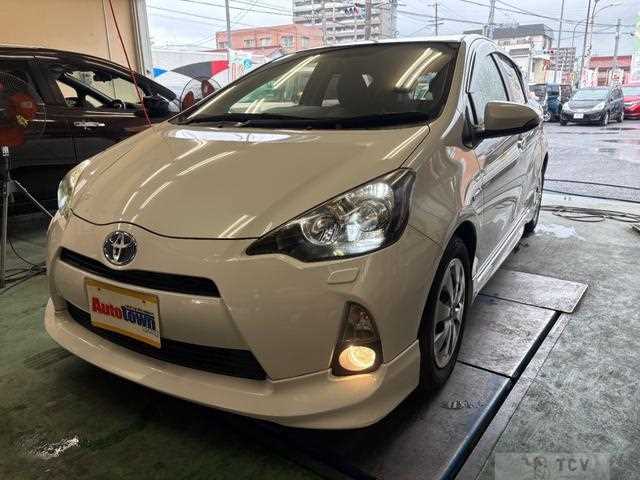 2013 Toyota AQUA