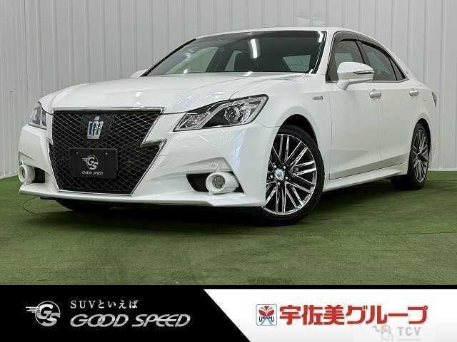 2013 Toyota Crown Hybrid