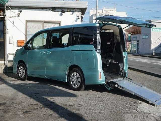 2014 Toyota Voxy