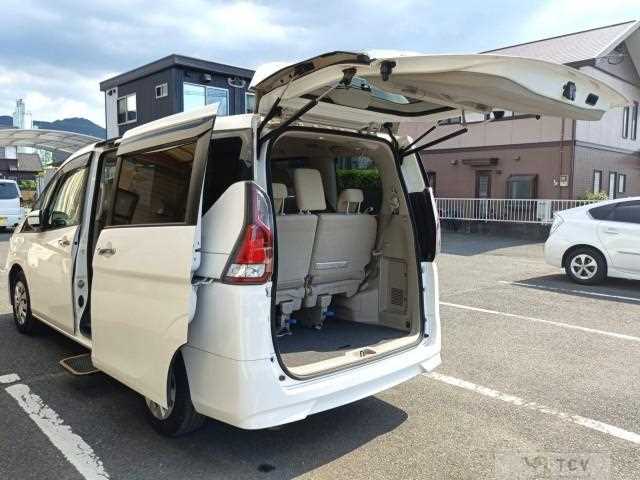 2017 Nissan Serena