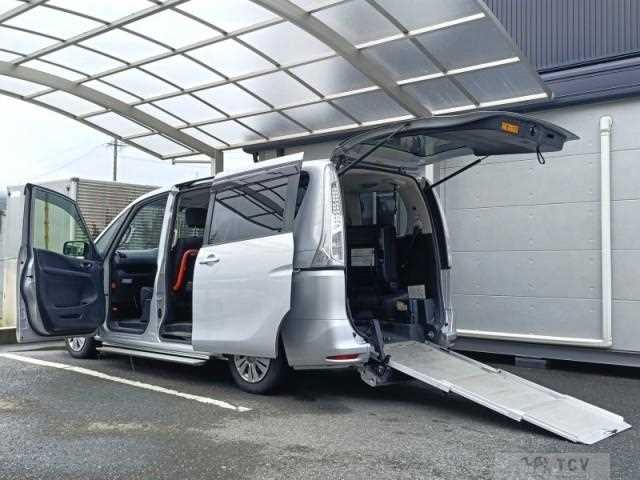 2014 Nissan Serena