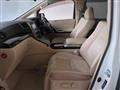 2013 Toyota Alphard Hybrid