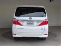 2013 Toyota Alphard Hybrid
