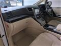 2013 Toyota Alphard Hybrid