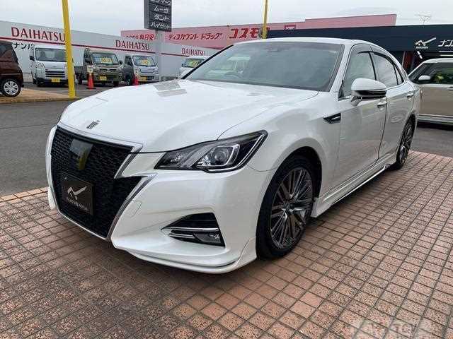 2017 Toyota Crown Hybrid