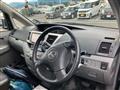 2005 Toyota Voxy