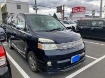 2005 Toyota Voxy