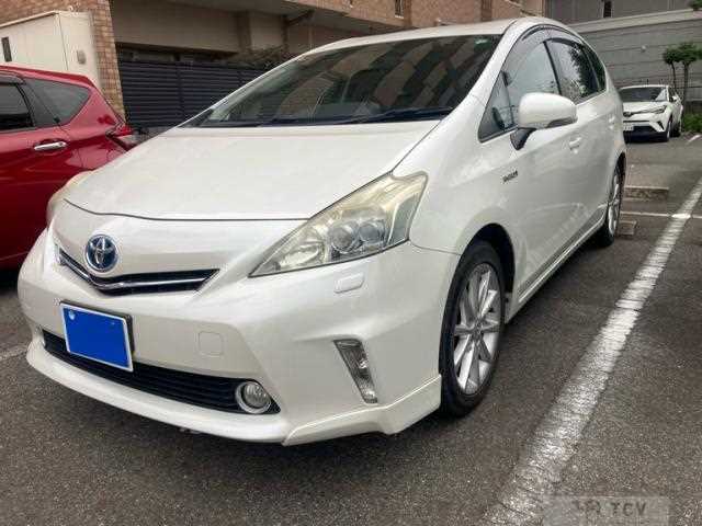 2013 Toyota PRIUS α