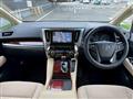 2017 Toyota Alphard Hybrid