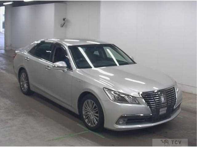 2015 Toyota Crown Hybrid