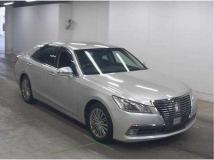 2015 Toyota Crown Hybrid
