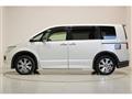 2017 Mitsubishi Delica D5