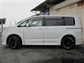 2009 Mitsubishi Delica D5