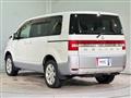 2011 Mitsubishi Delica D5