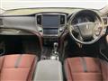 2015 Toyota Crown Hybrid
