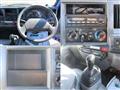 2010 Isuzu Elf Truck