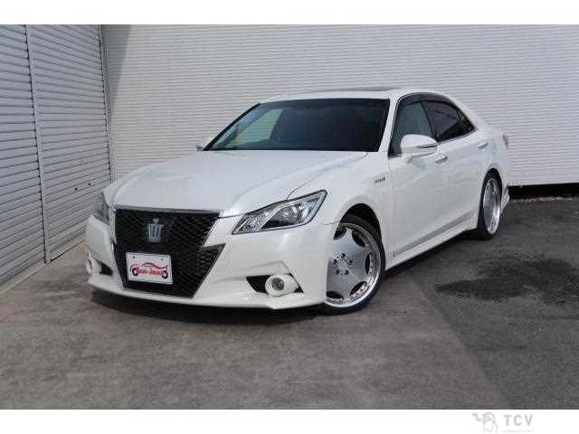 2013 Toyota Crown Hybrid