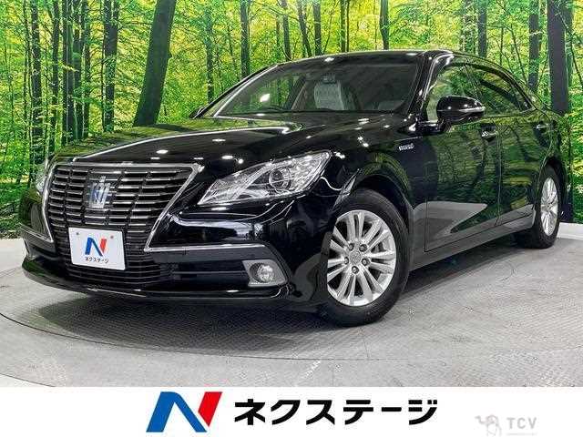 2014 Toyota Crown Hybrid