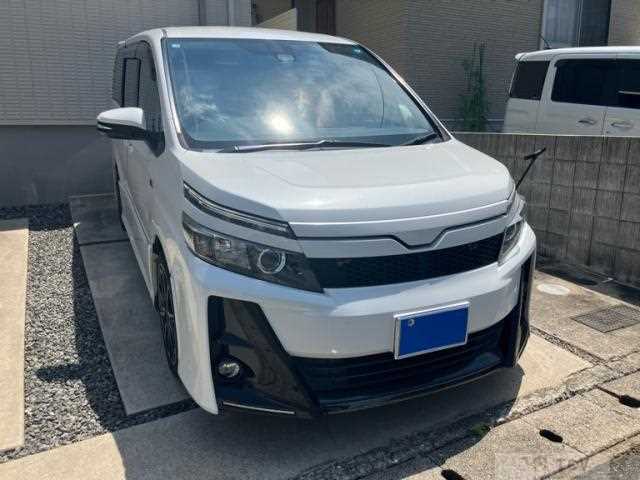 2017 Toyota Voxy
