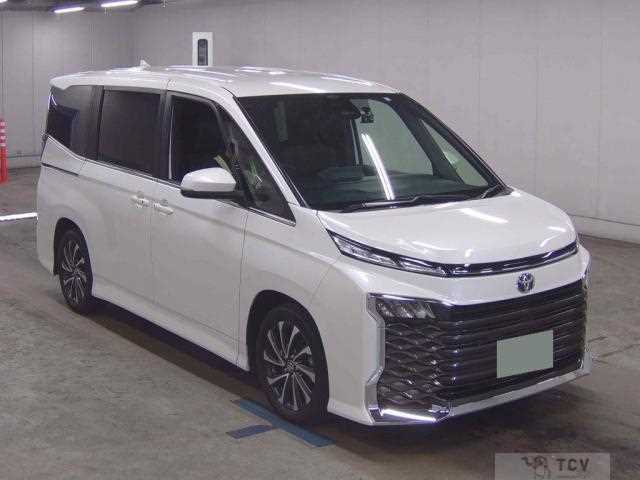 2022 Toyota Voxy