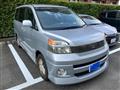 2002 Toyota Voxy