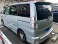 2002 Toyota Voxy