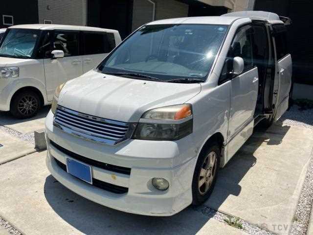 2002 Toyota Voxy