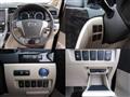 2013 Toyota Alphard Hybrid