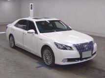 2014 Toyota Crown Majesta