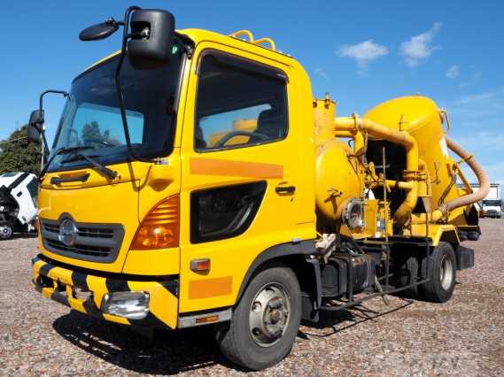 2004 Hino Ranger