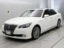 2014 Toyota Crown Majesta