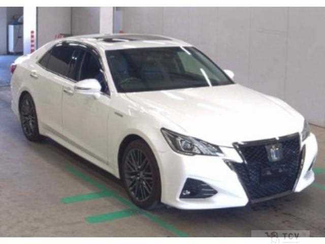 2018 Toyota Crown Hybrid