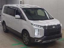 2022 Mitsubishi Delica D5