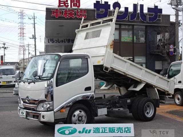2022 Hino Dutro