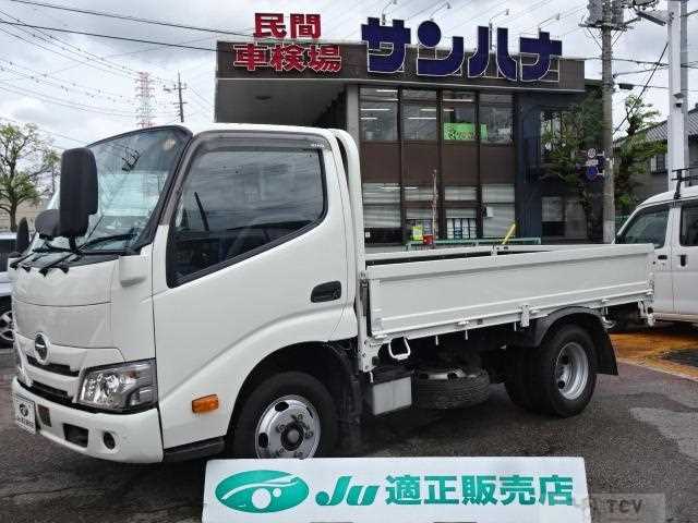 2022 Hino Dutro