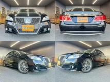 2013 Toyota Crown Hybrid