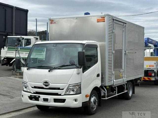 2023 Hino Dutro