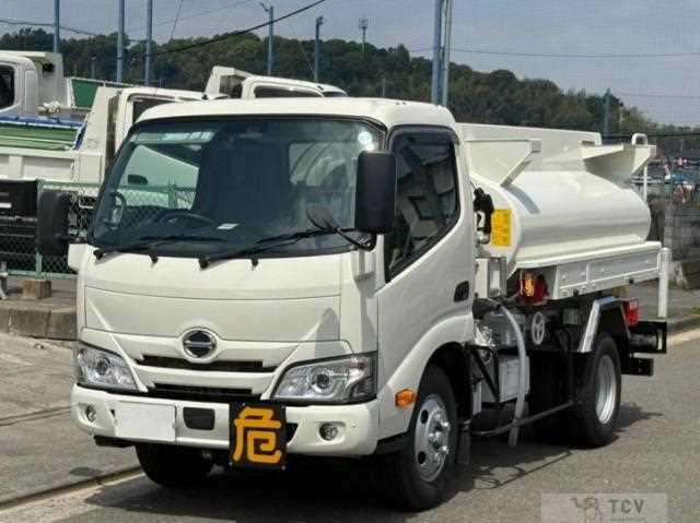 2025 Hino Dutro