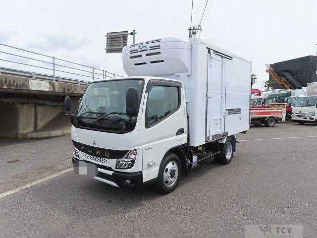2025 Mitsubishi Fuso Canter