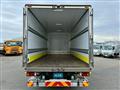 2020 Isuzu Elf Truck