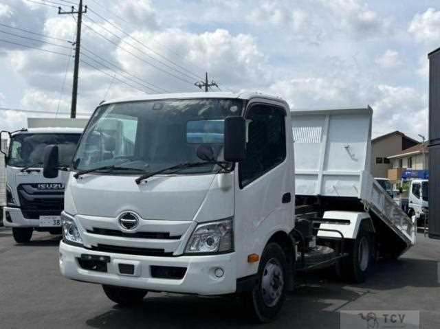 2022 Hino Dutro