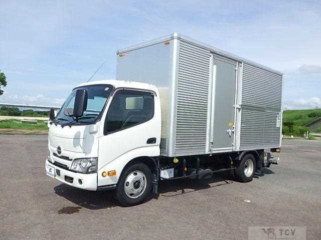 2022 Hino Dutro