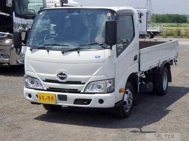 2022 Hino Dutro