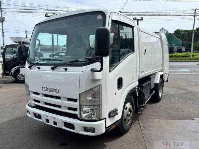 2013 Isuzu Elf Truck