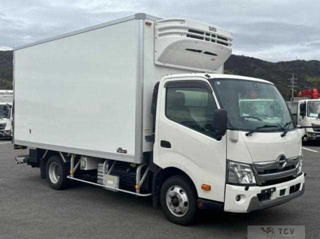 2022 Hino Dutro