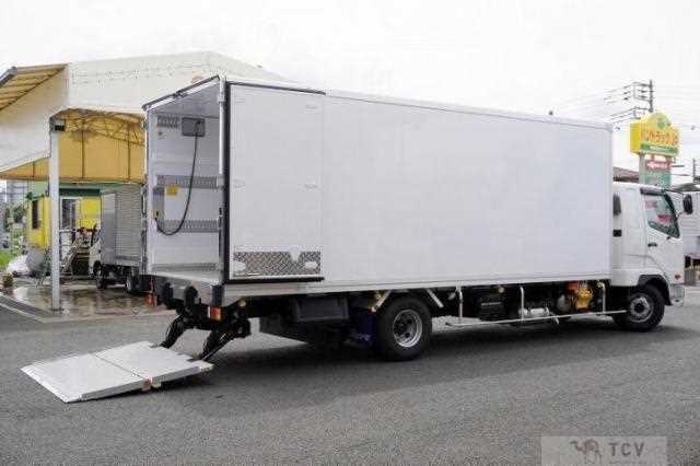 2025 Mitsubishi Fuso Fighter