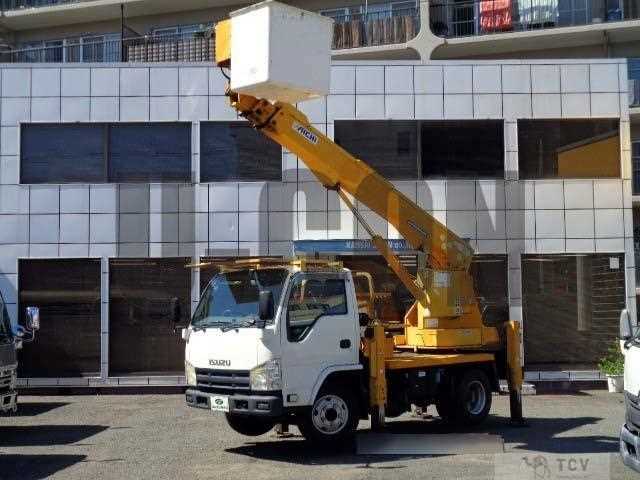 2010 Isuzu Elf Truck