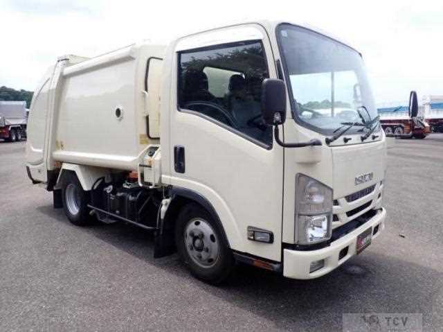 2017 Isuzu Elf Truck